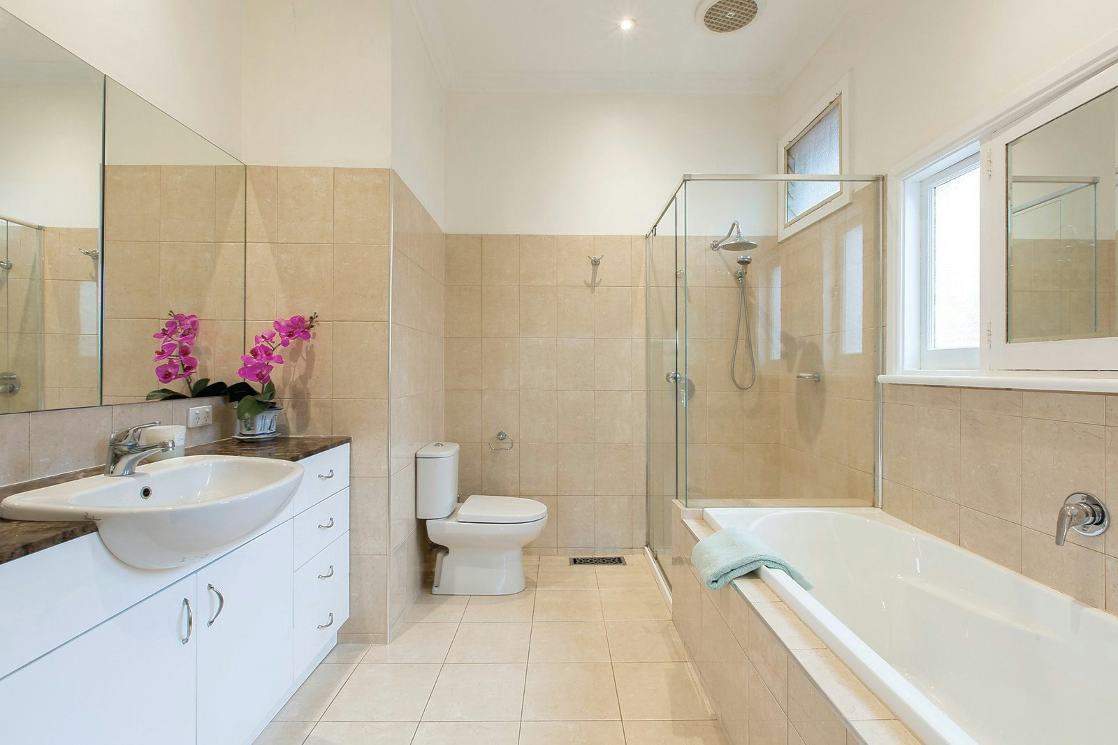 37 Valley Parade, Glen Iris, VIC