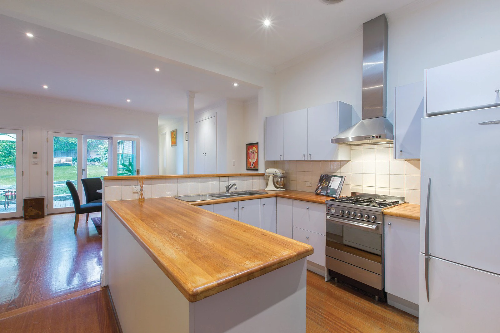 37 Valley Parade, Glen Iris, VIC