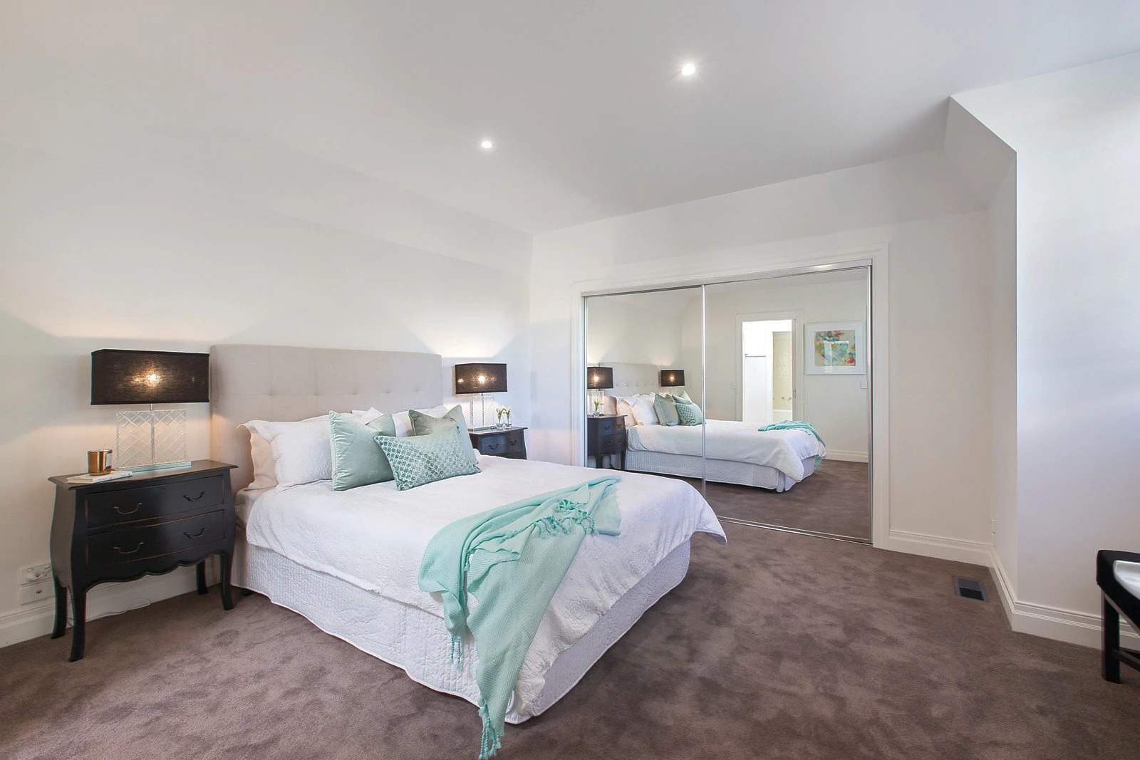 2/55 Strabane Avenue, Mont Albert North, VIC