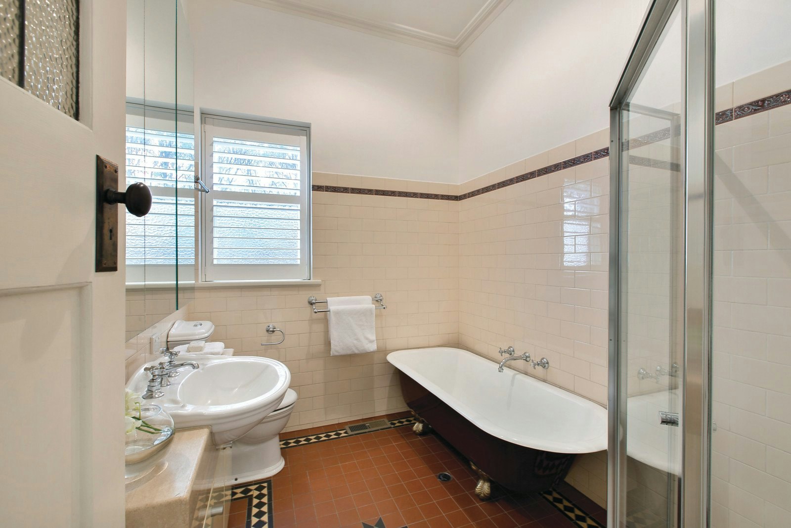 8 Boyanda Road, Glen Iris, VIC