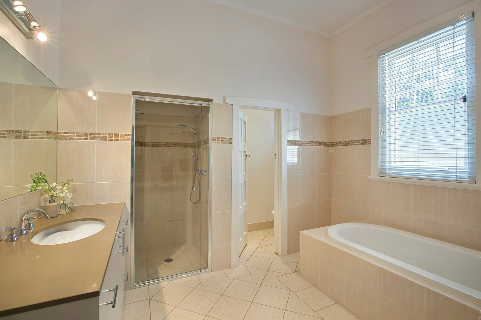 7 Boyanda Road, Glen Iris, VIC