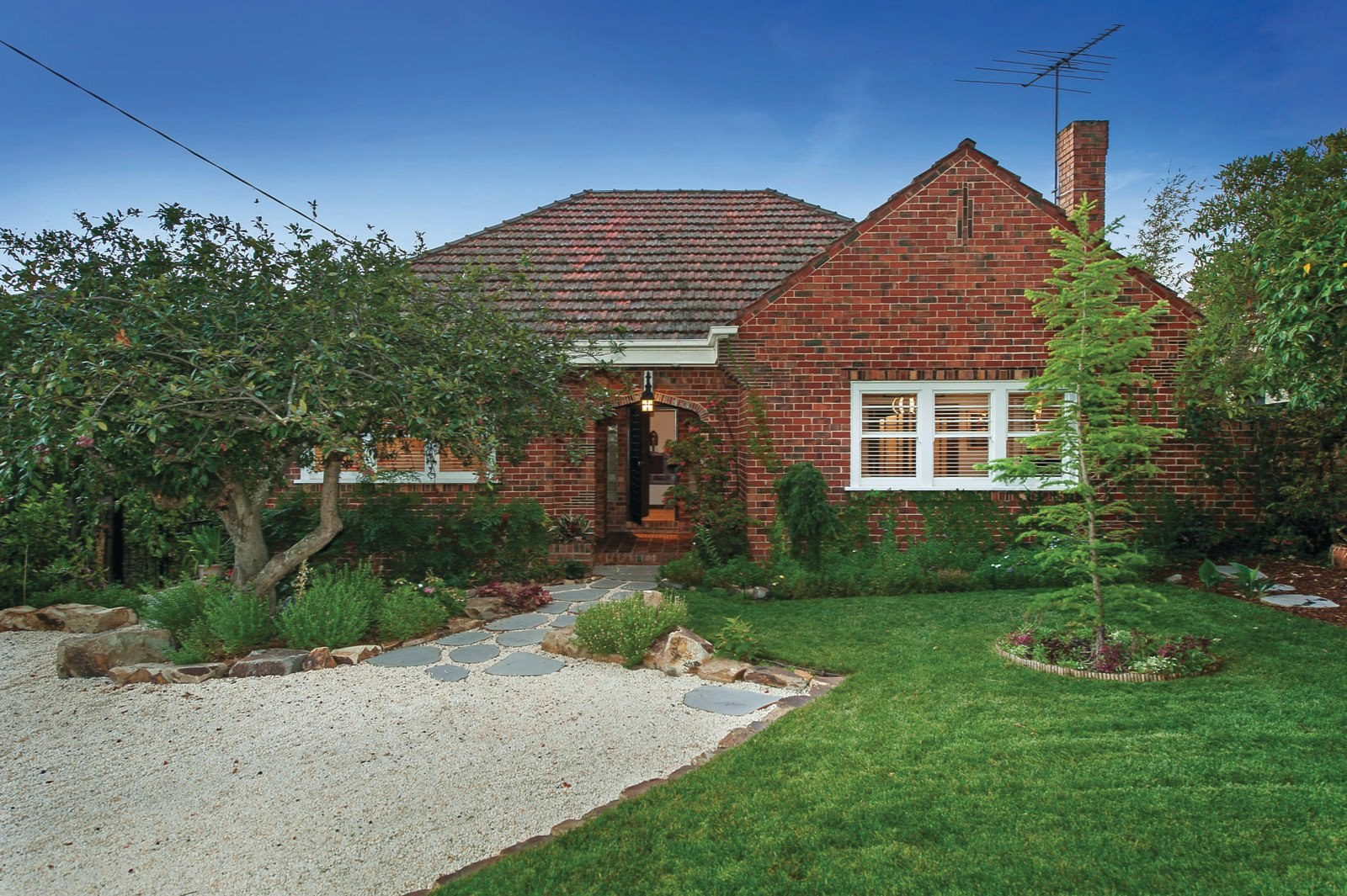 4 Munro Avenue, Ashburton, VIC