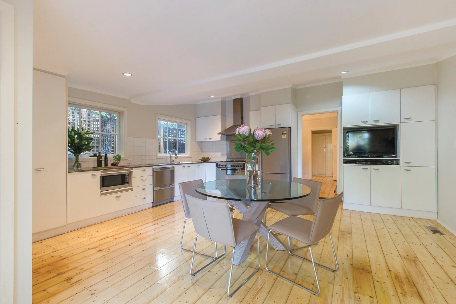 17 Myrtle Road, Hampton, VIC