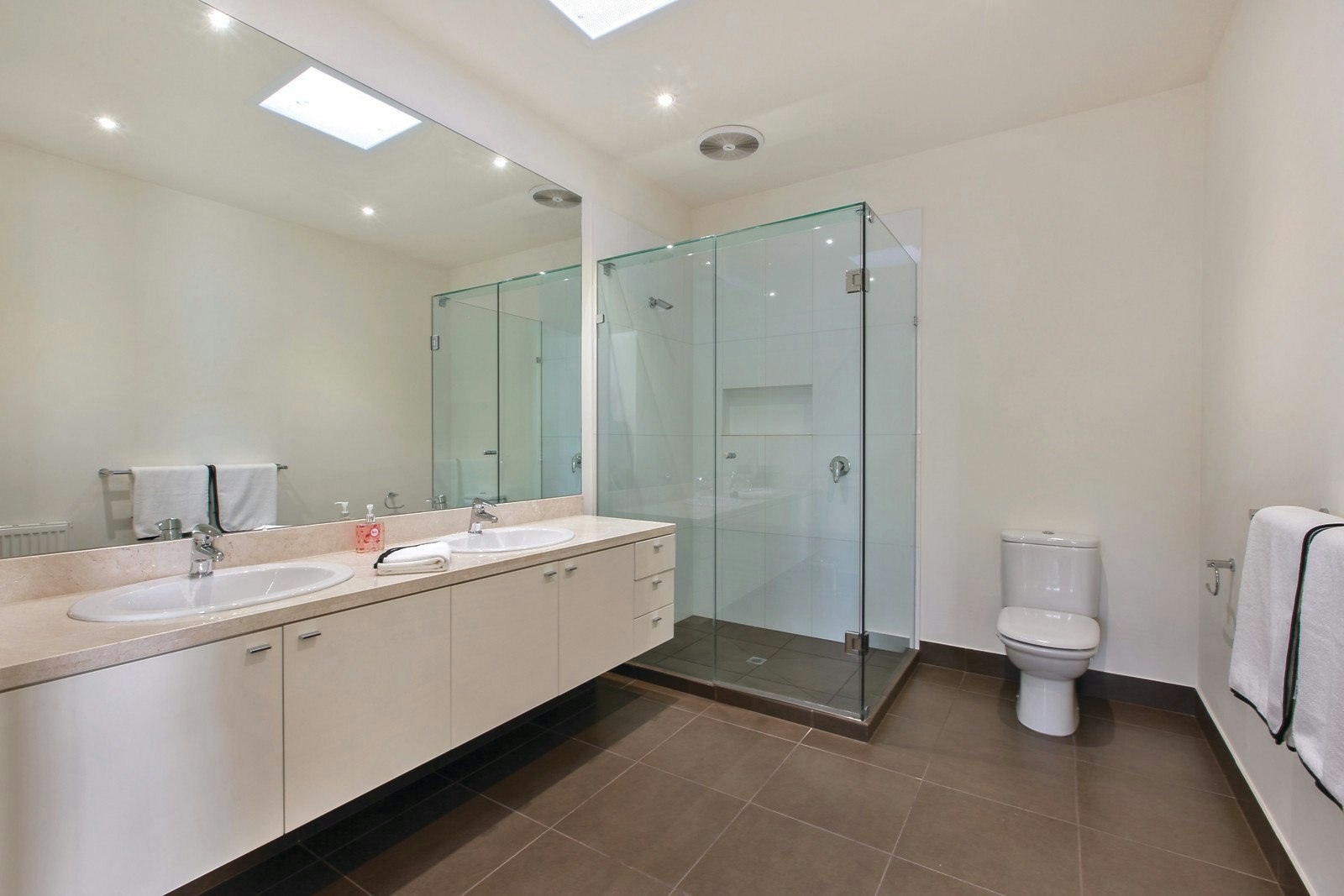 8 Carpenter Street, Brighton, VIC