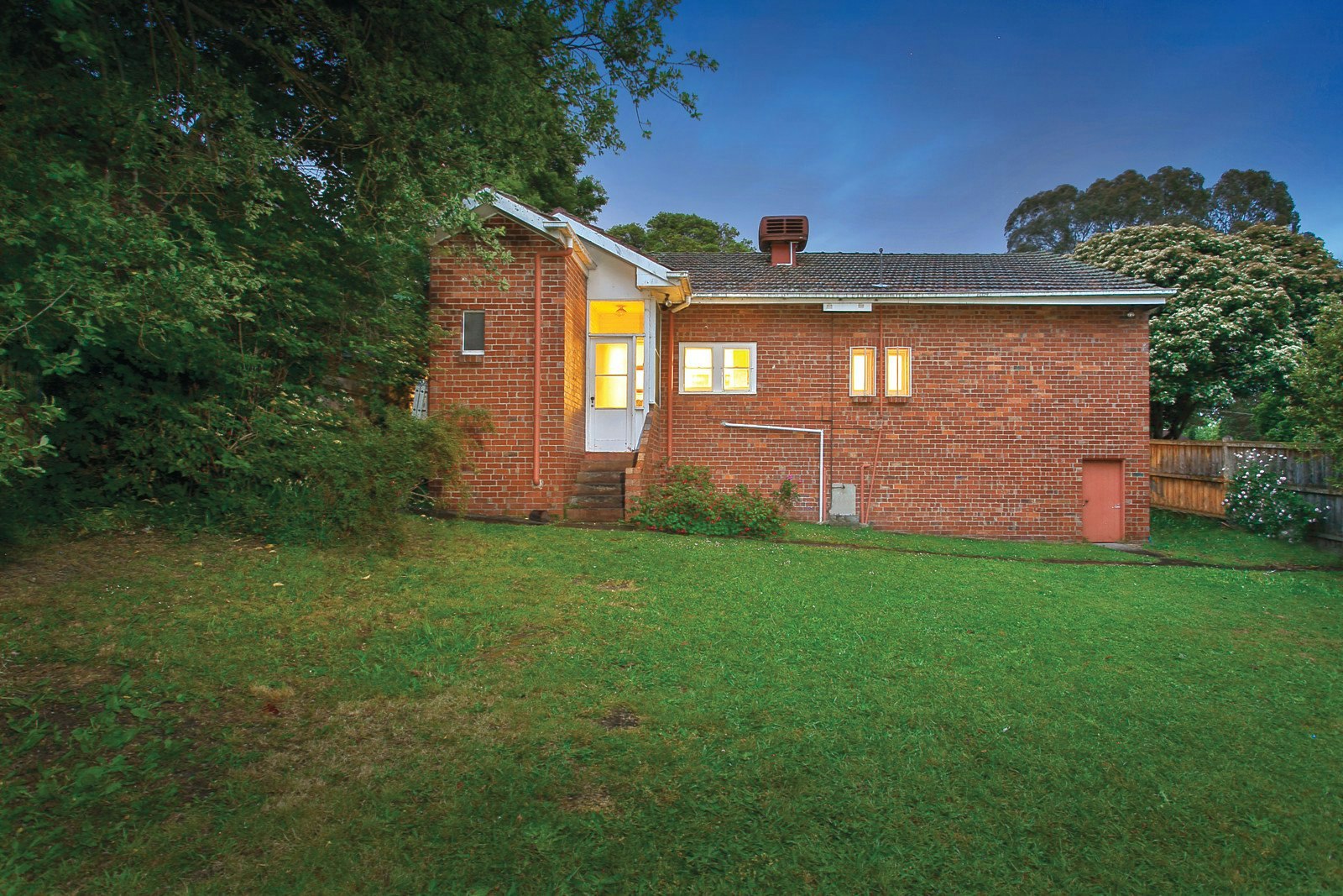 38 Kenmare Street, Mont Albert, VIC