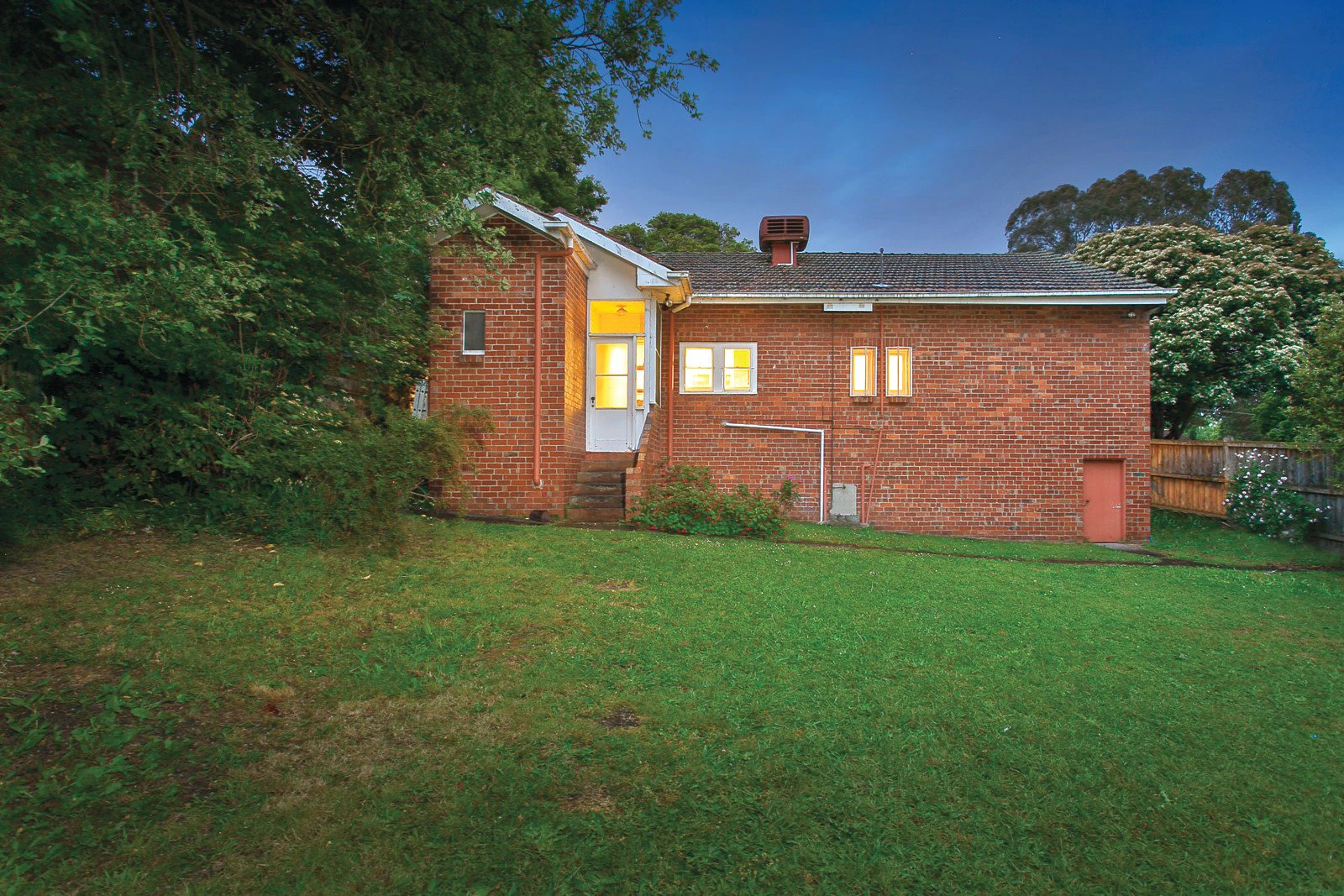 38 Kenmare Street, Mont Albert, VIC