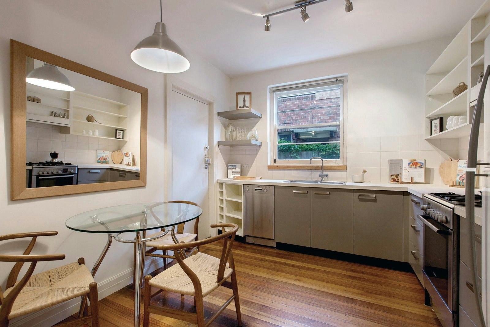 1/8 Irving Avenue, Prahran, VIC