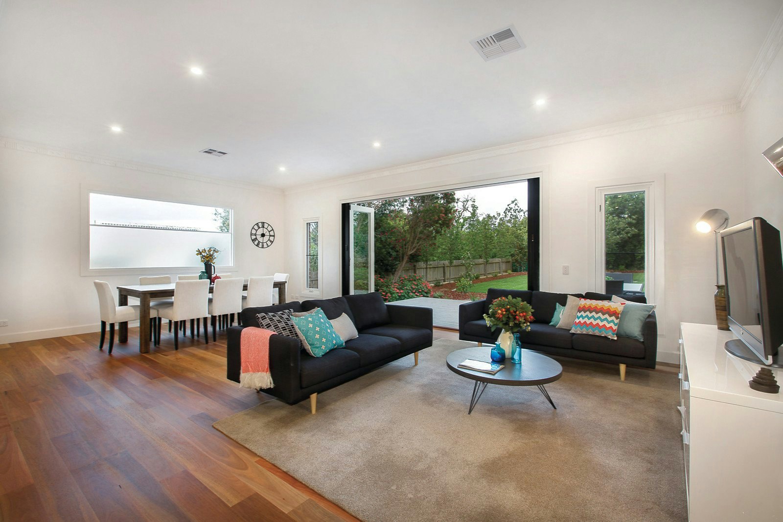 14 Benwerrin Road, Surrey Hills, VIC