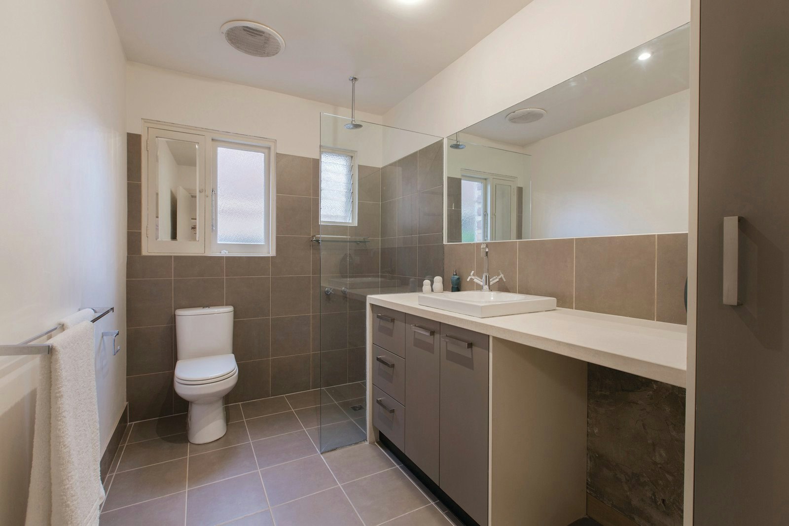 1/8 Irving Avenue, Prahran, VIC