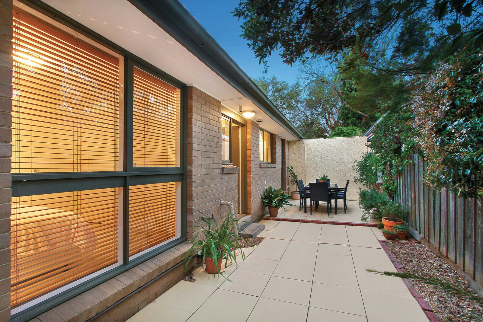 2/9 Rowell Avenue, Camberwell, VIC