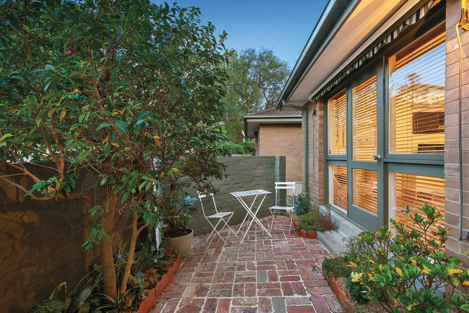 2/9 Rowell Avenue, Camberwell, VIC