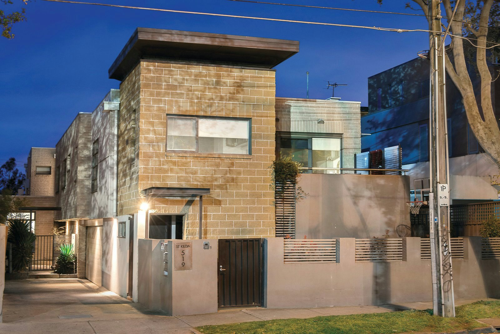 2/519 St Kilda Street, Elwood, VIC