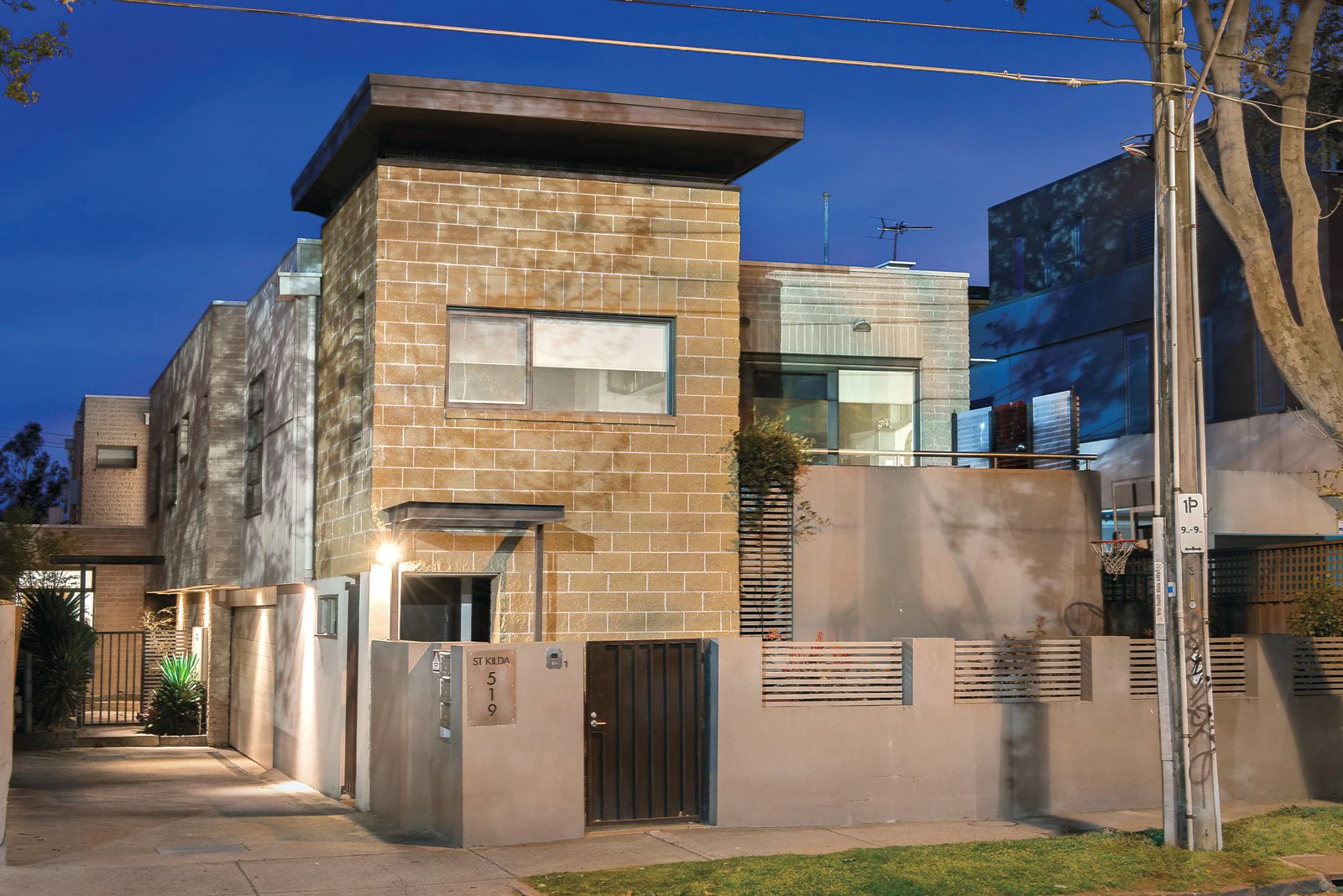 2/519 St Kilda Street, Elwood, VIC