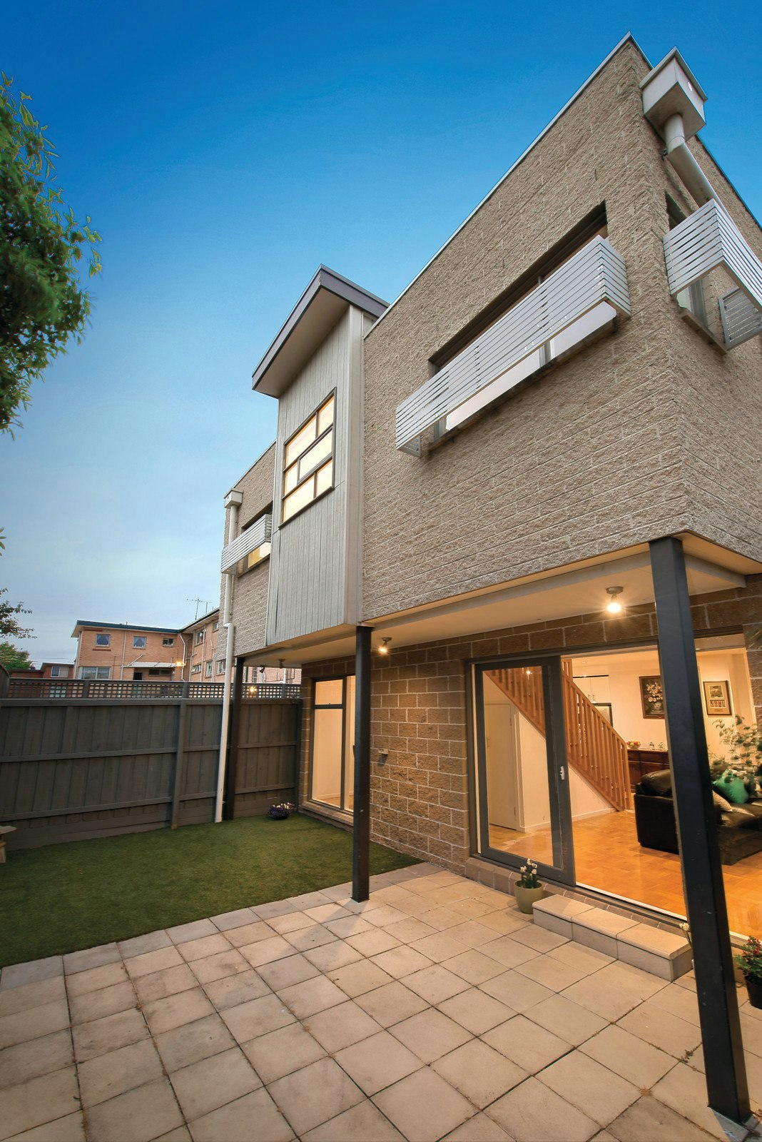 2/519 St Kilda Street, Elwood, VIC