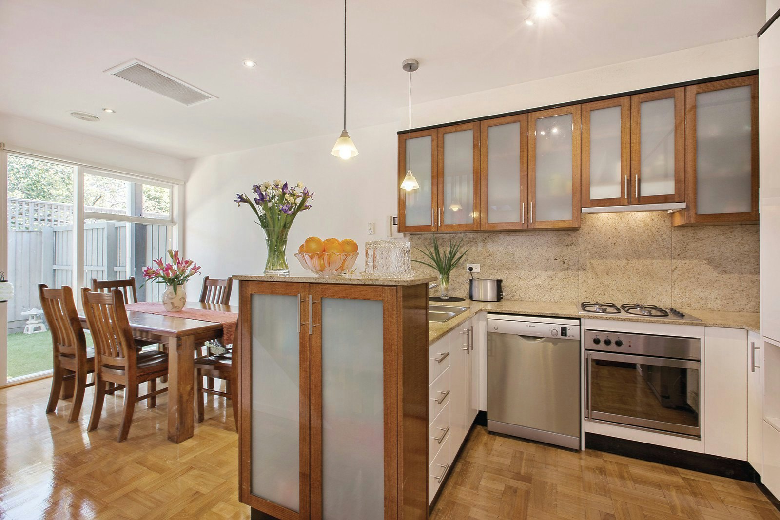 2/519 St Kilda Street, Elwood, VIC