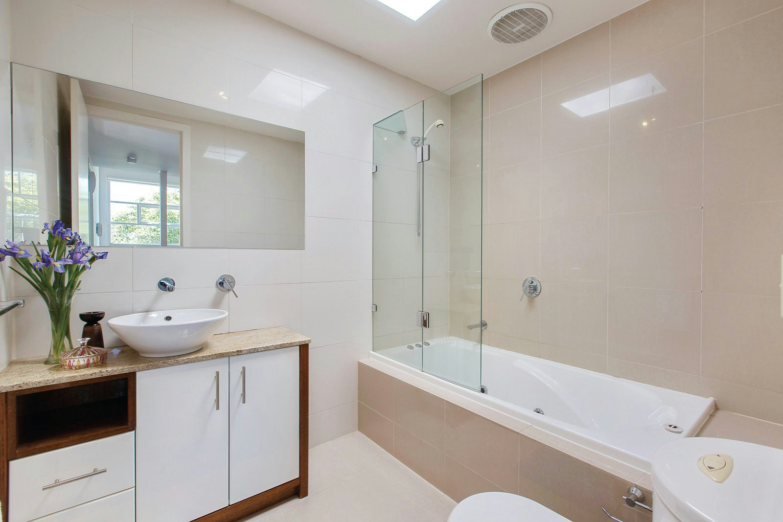 2/519 St Kilda Street, Elwood, VIC