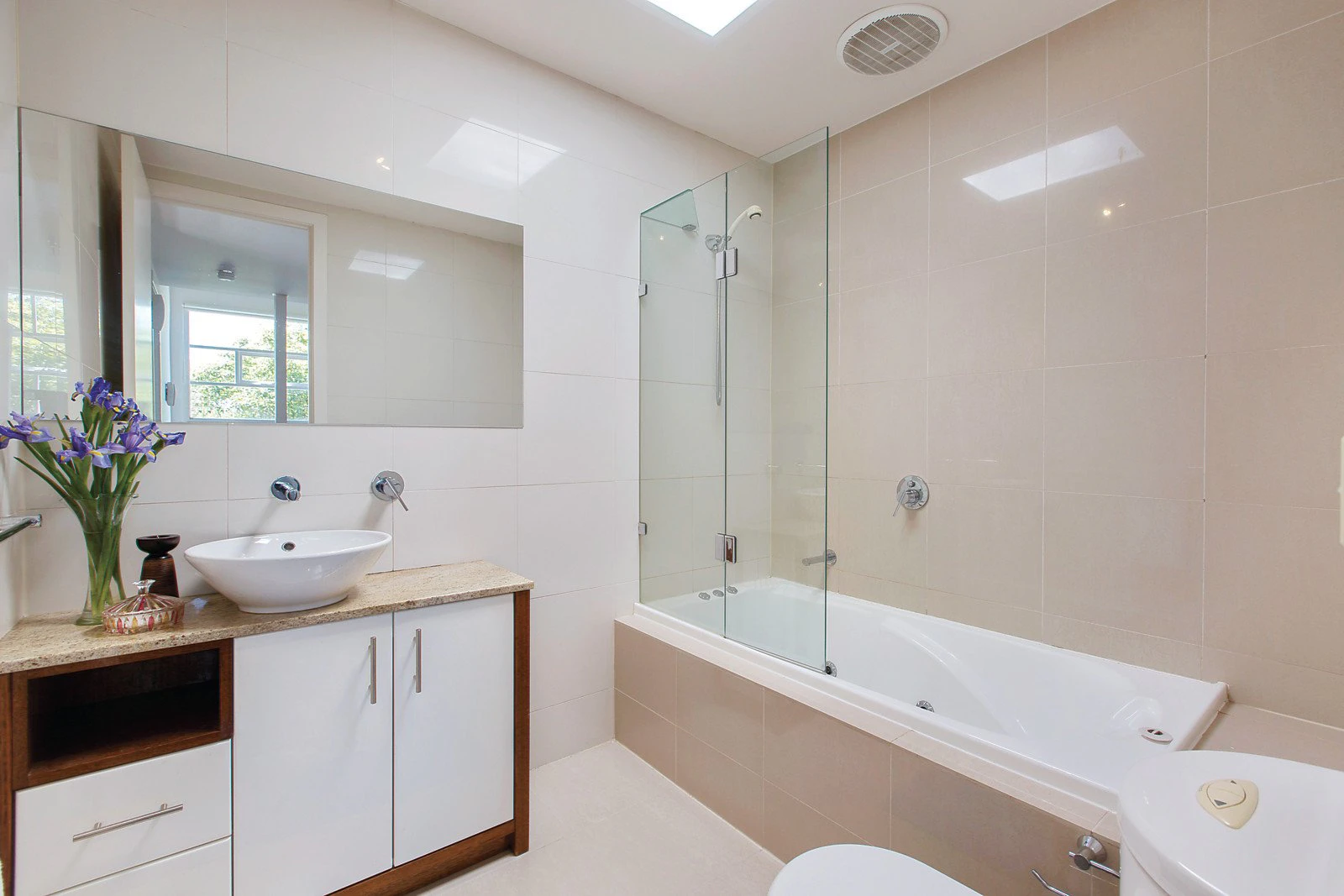 2/519 St Kilda Street, Elwood, VIC