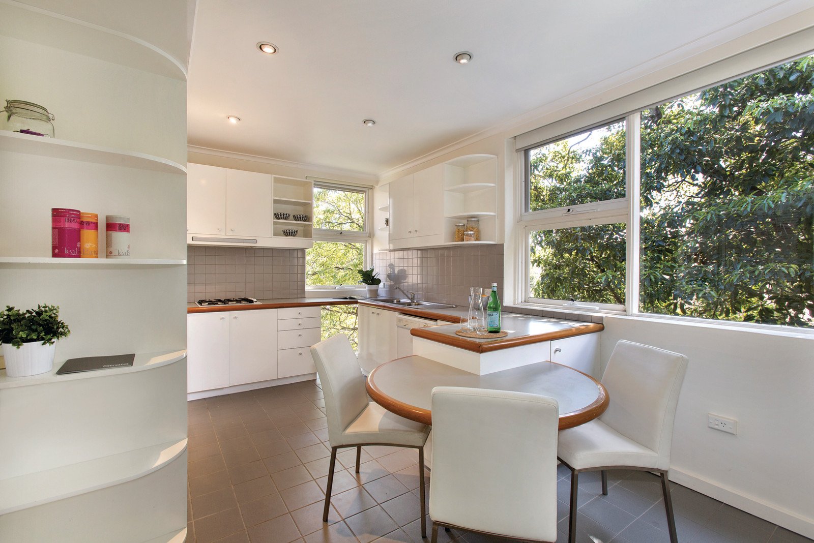 2/14 Lansell Road, Toorak - Thumbnail 3