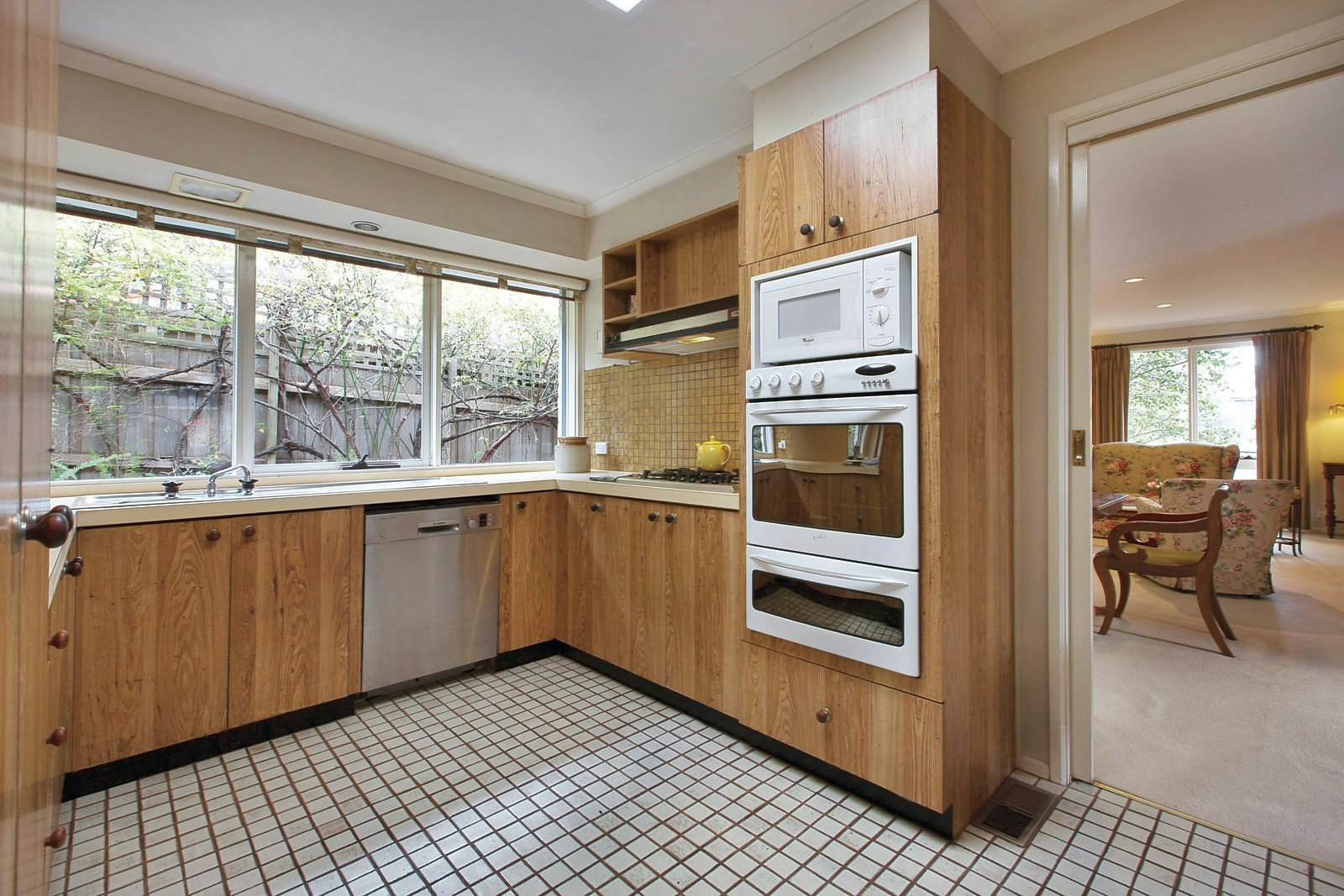 33 Albany Crescent, Surrey Hills, VIC