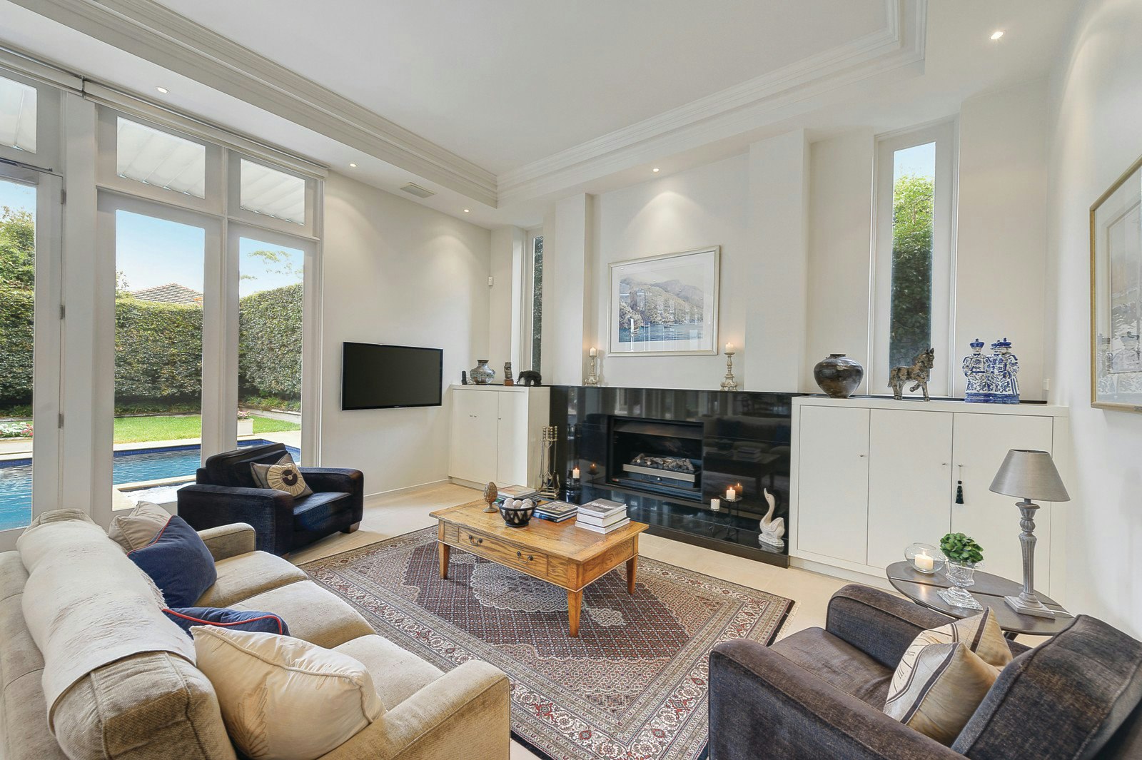 33 Avenue Athol, Canterbury, VIC