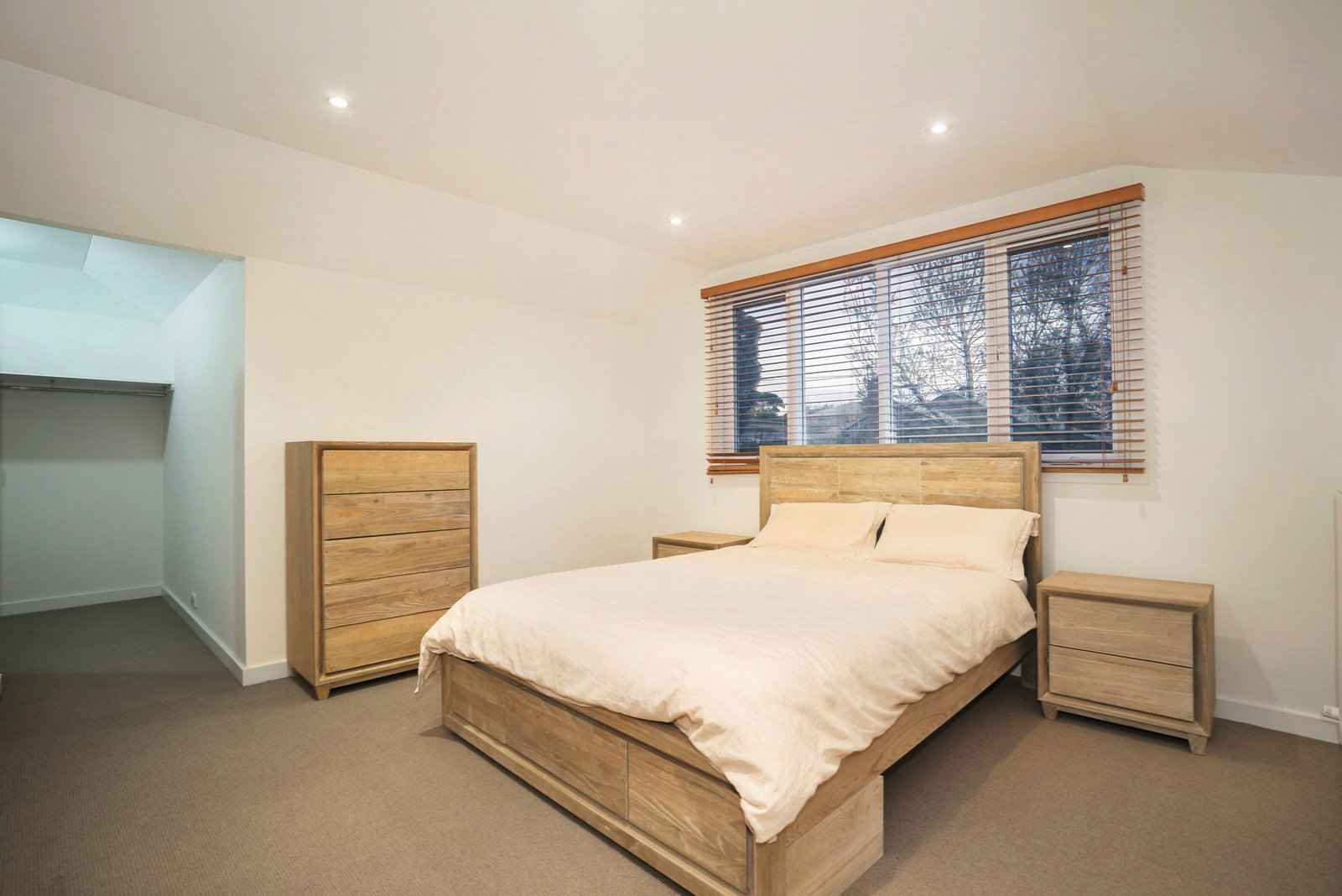 27 Catalina Avenue, Ashburton, VIC