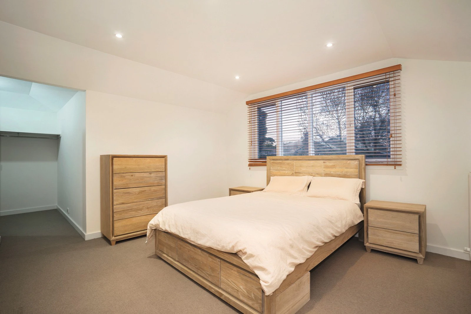 27 Catalina Avenue, Ashburton, VIC
