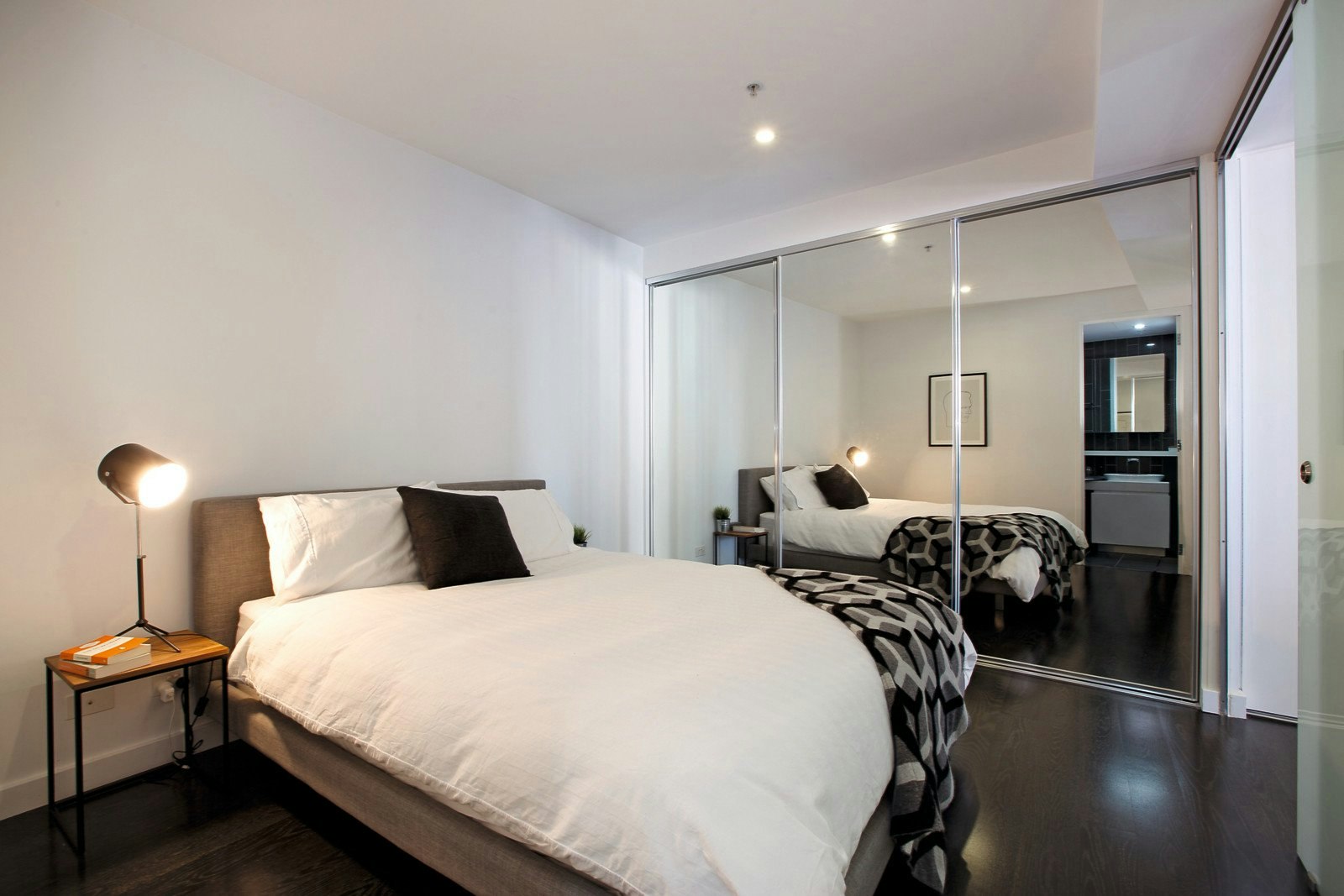 1212/338 Kings Way, South Melbourne, VIC