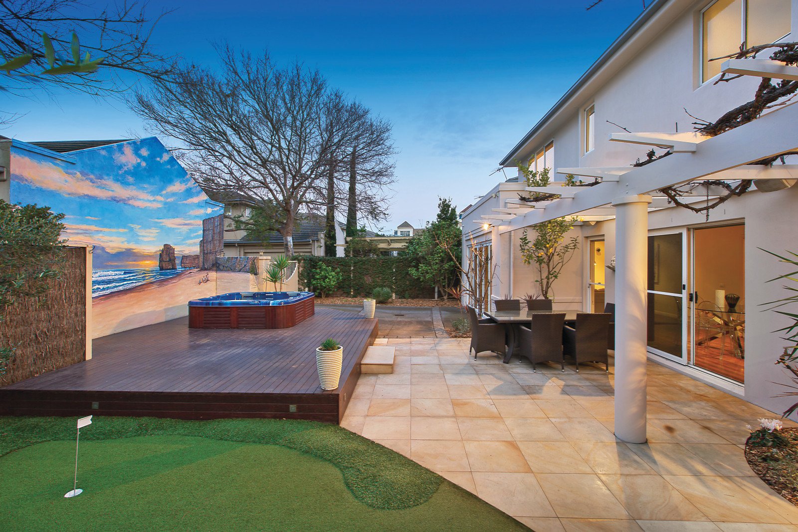 98 Beach Street, Port Melbourne - Thumbnail 3