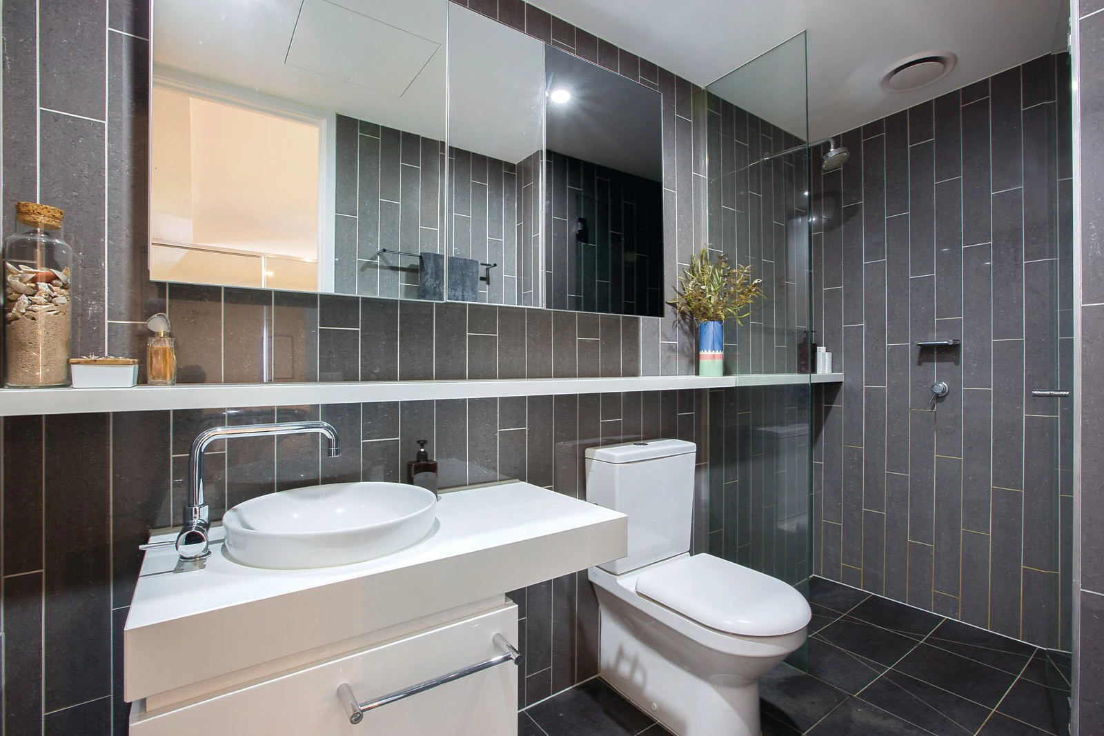 1212/338 Kings Way, South Melbourne, VIC