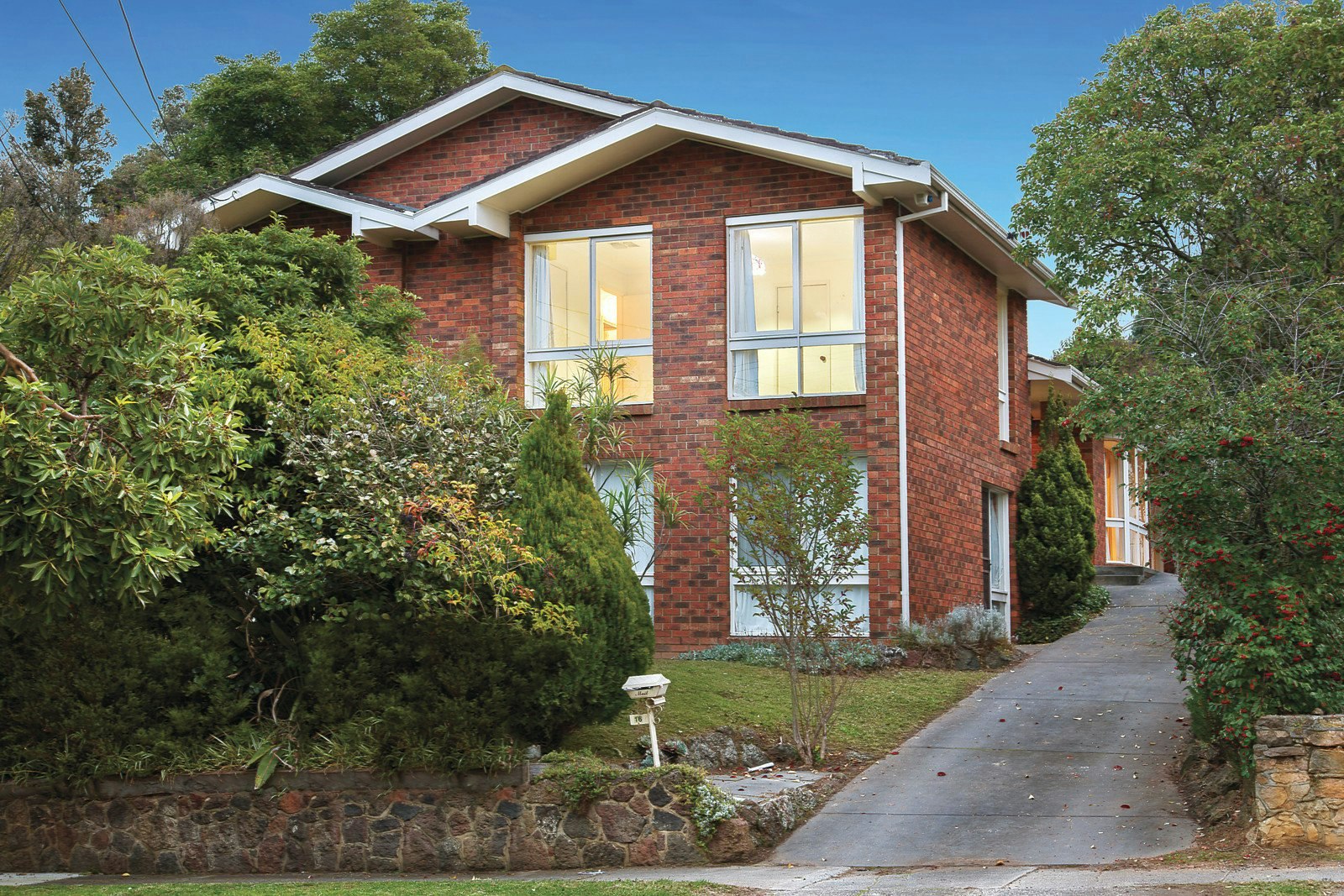 16 Glendale Street, Surrey Hills, VIC