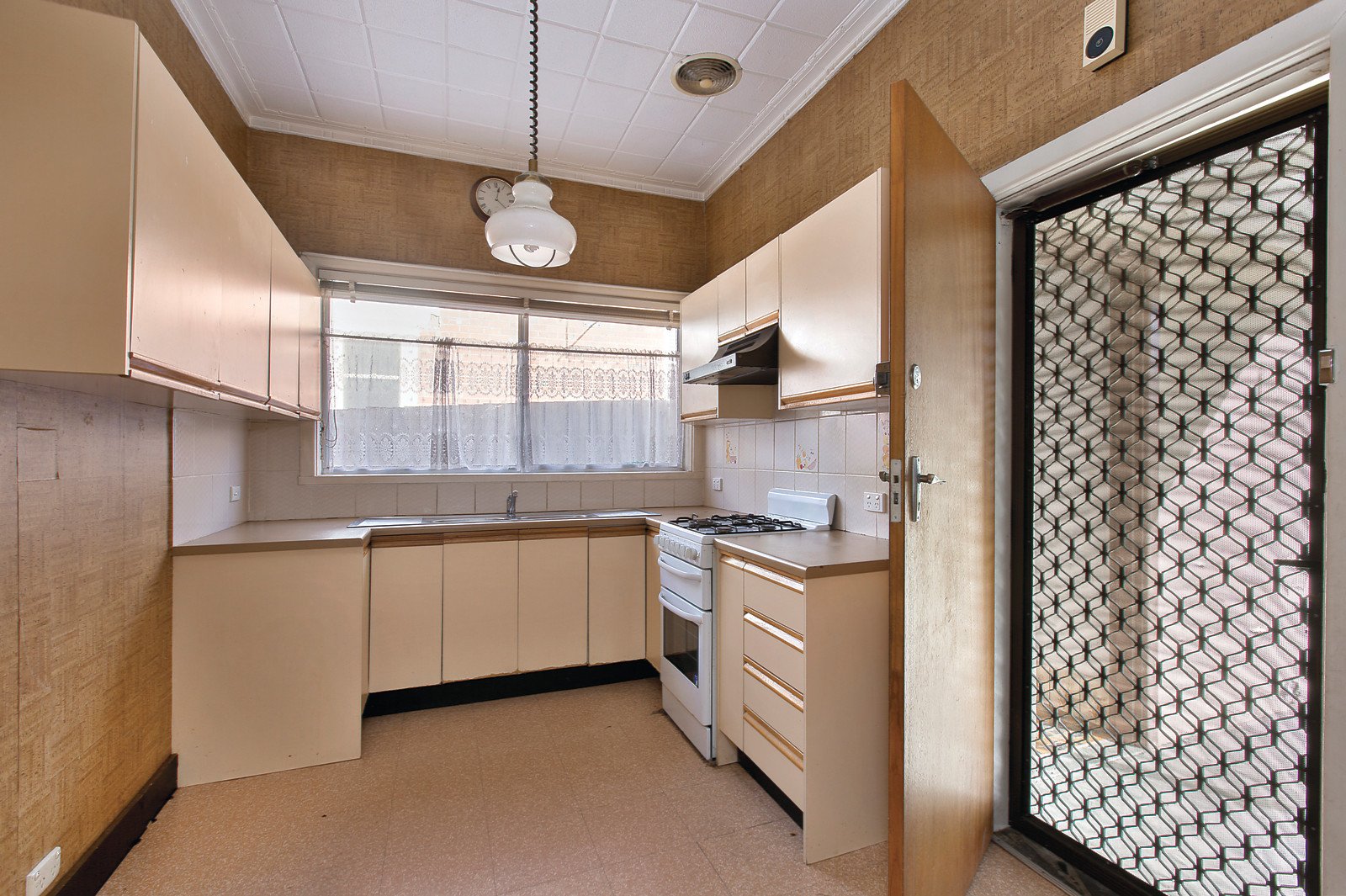 13 Ratten Avenue, Kew East - Thumbnail 4