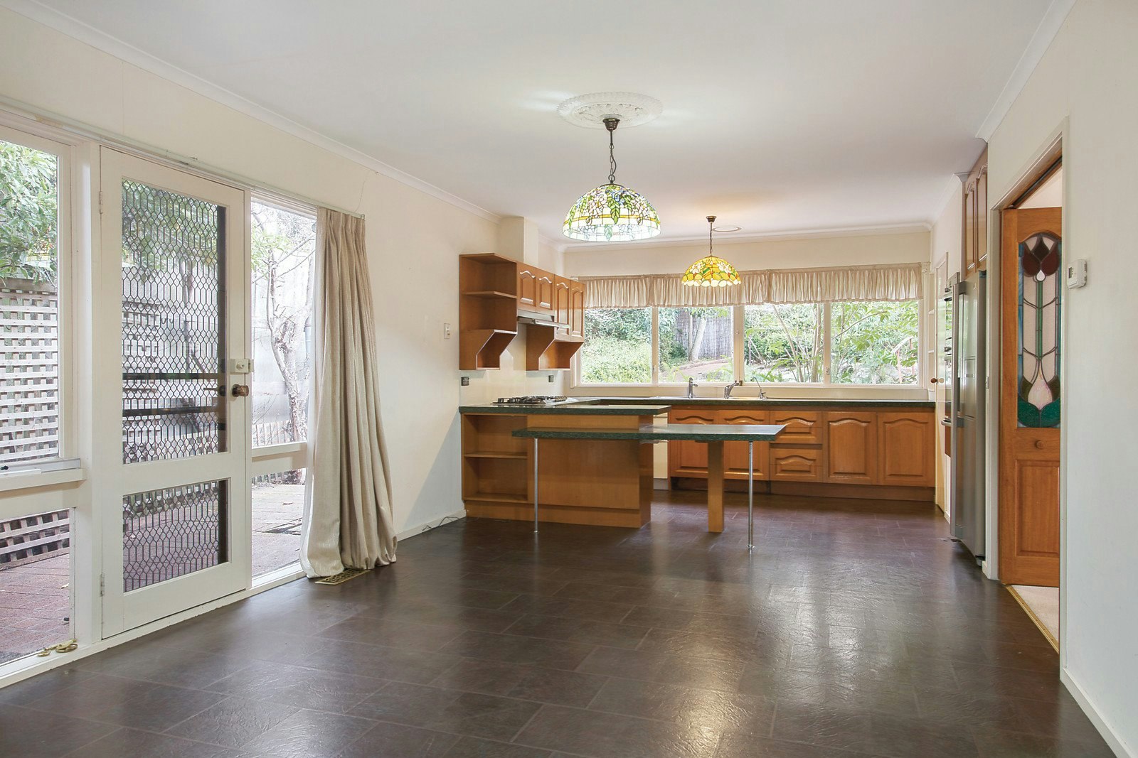 16 Glendale Street, Surrey Hills, VIC