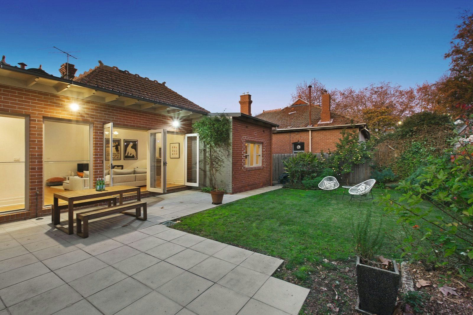2 Valentine Grove, Armadale, VIC