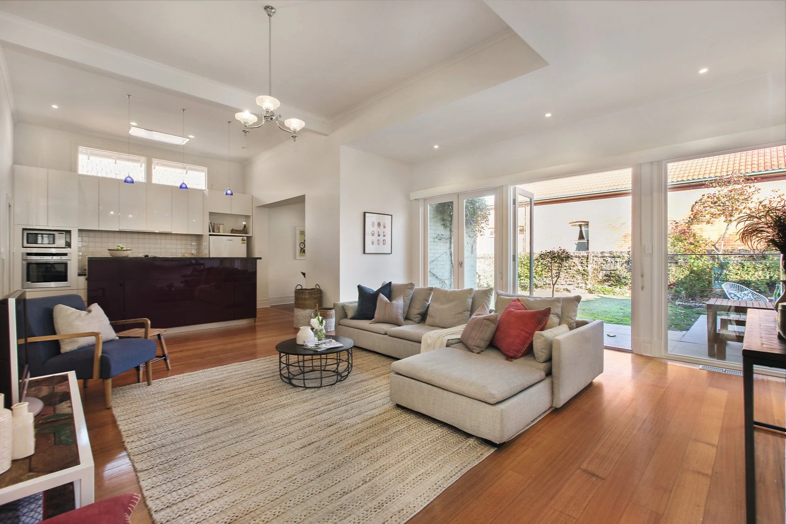2 Valentine Grove, Armadale, VIC