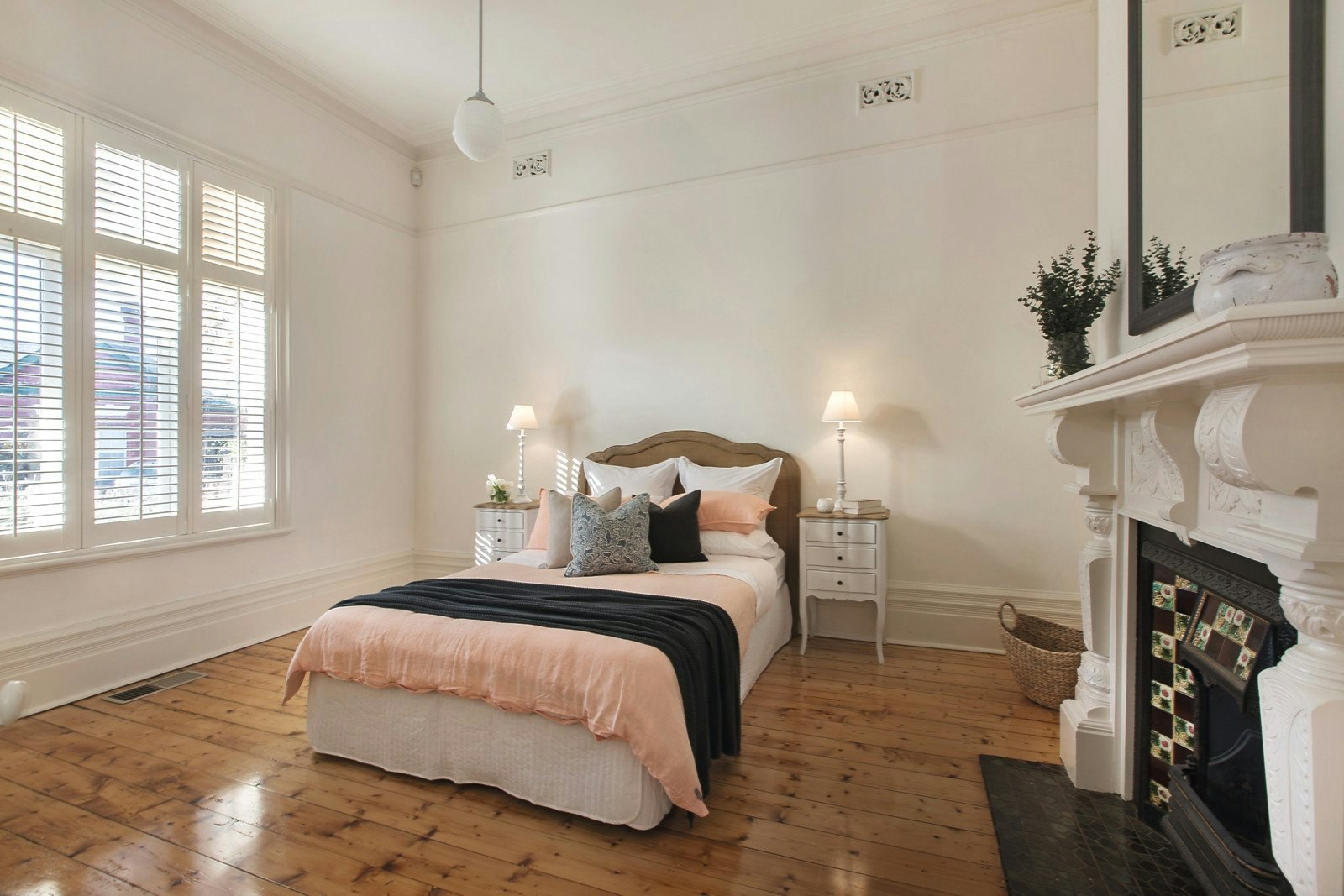 2 Valentine Grove, Armadale, VIC