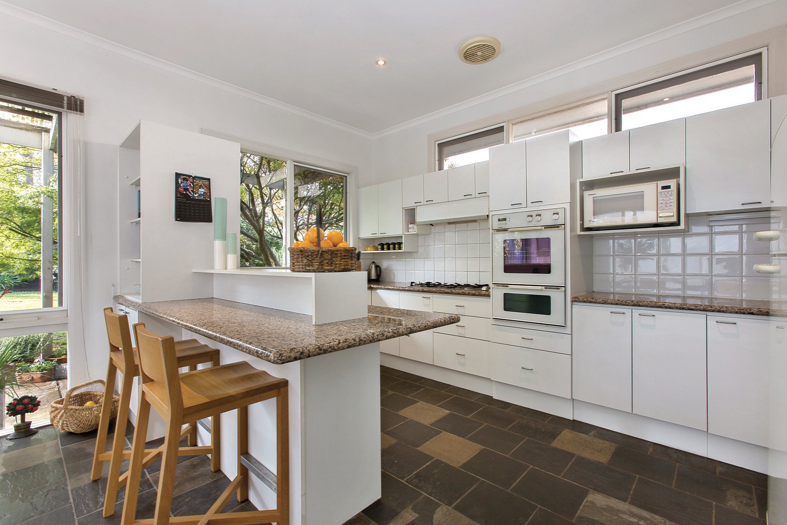 11 Staughton Road, Glen Iris - Thumbnail 3