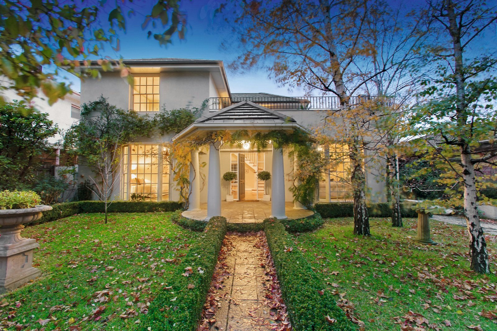 6 Lewes Drive, Malvern East, VIC