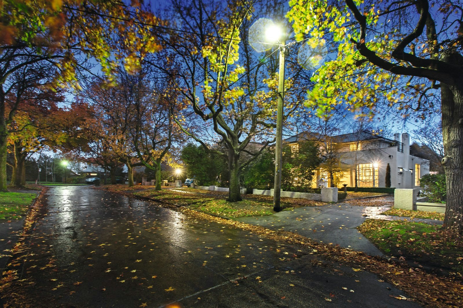 6 Lewes Drive, Malvern East, VIC