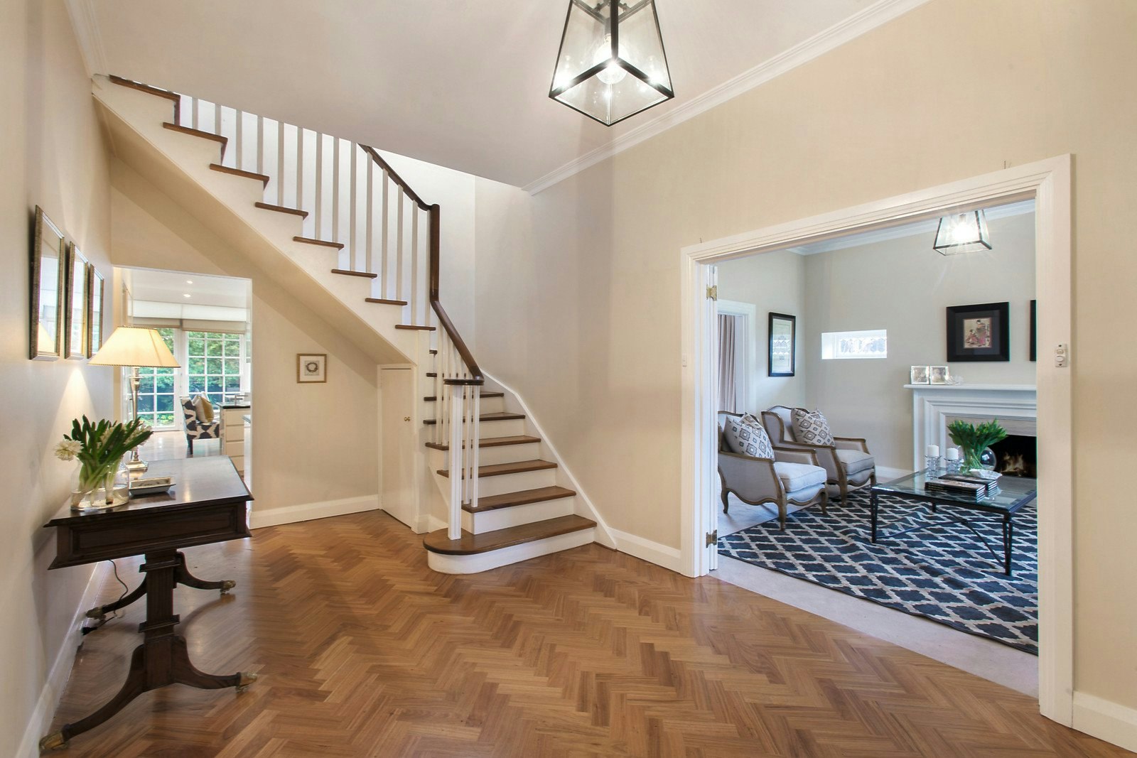 6 Lewes Drive, Malvern East, VIC