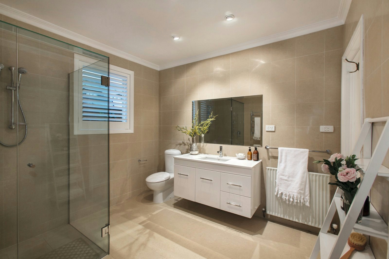 6 Lewes Drive, Malvern East, VIC