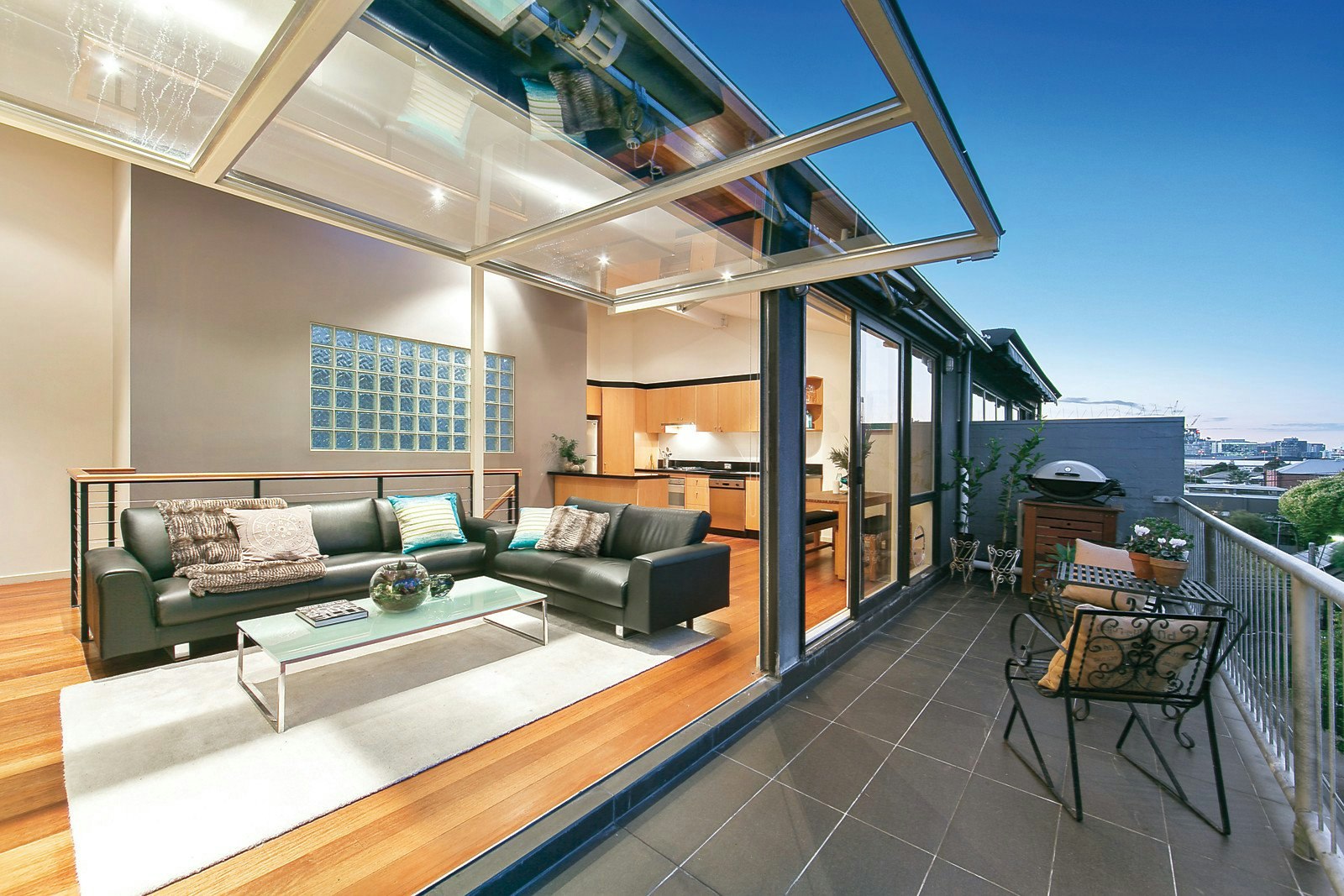 11/287 Bank Street, South Melbourne, VIC