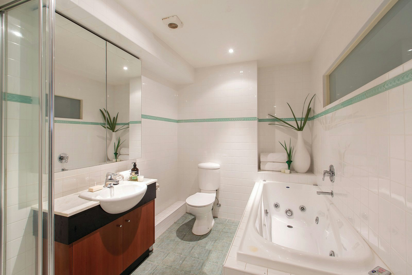 11/287 Bank Street, South Melbourne, VIC