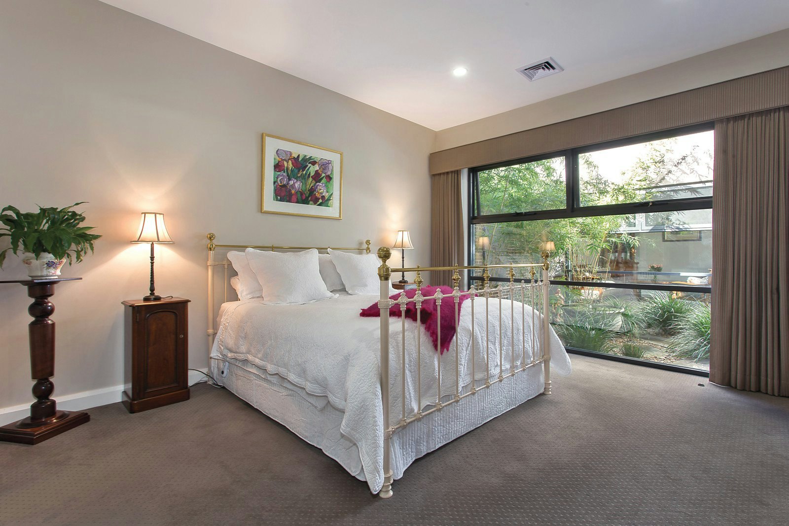 11 St James Avenue, Mont Albert, VIC