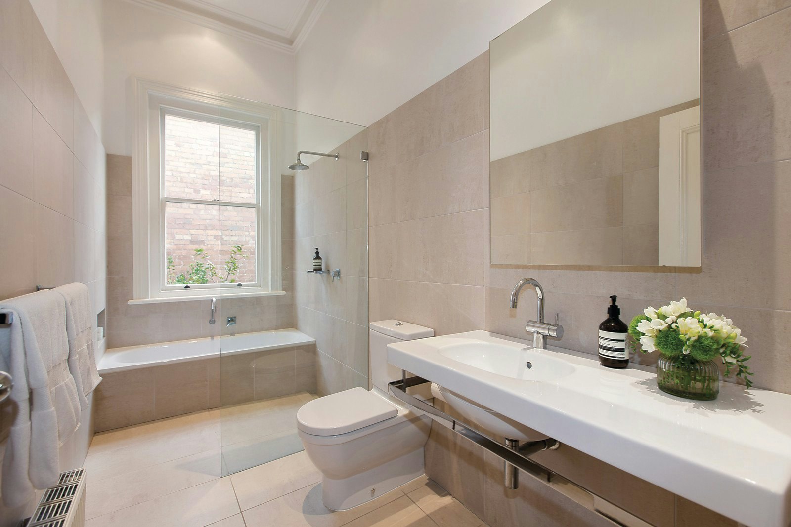 15 Sutherland Road, Armadale, VIC