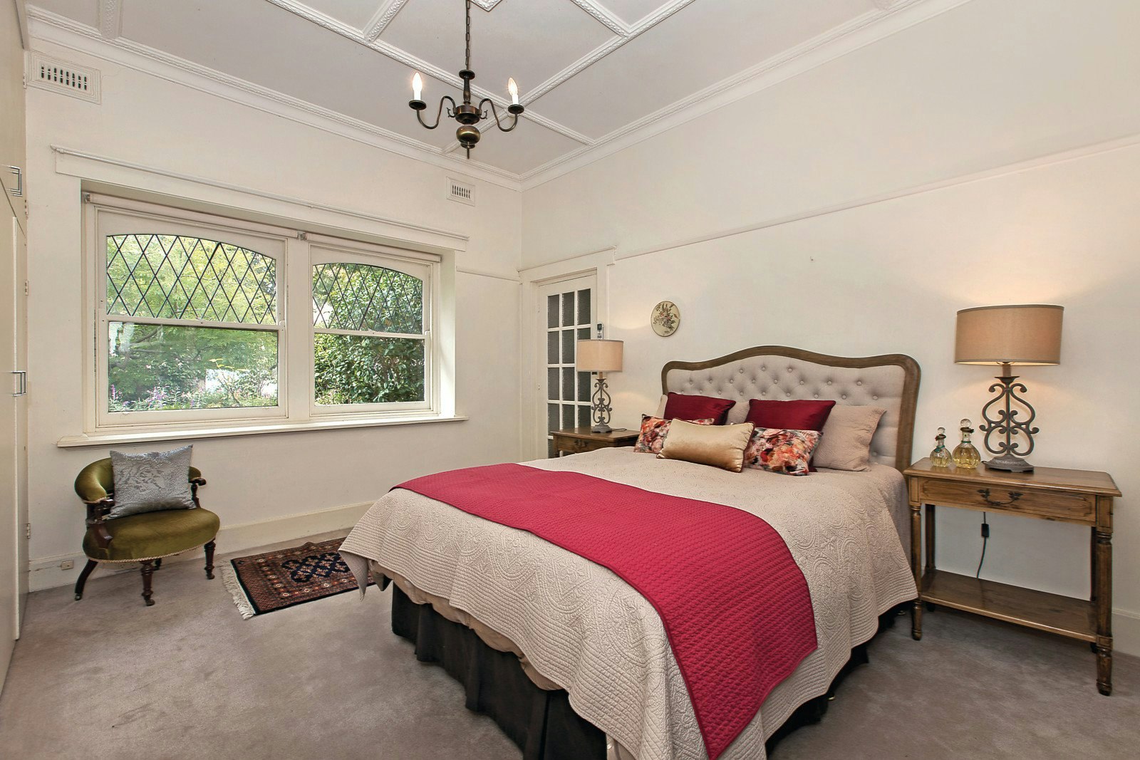 21 Avenue Athol, Canterbury, VIC