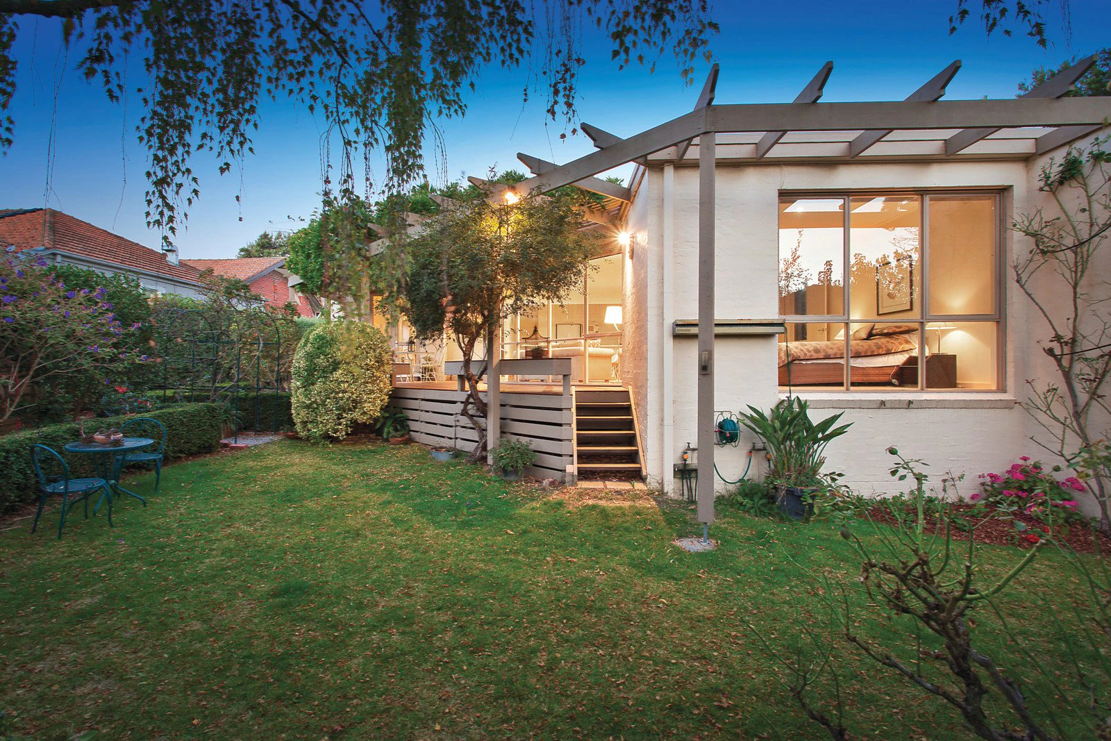 21 Avenue Athol, Canterbury, VIC