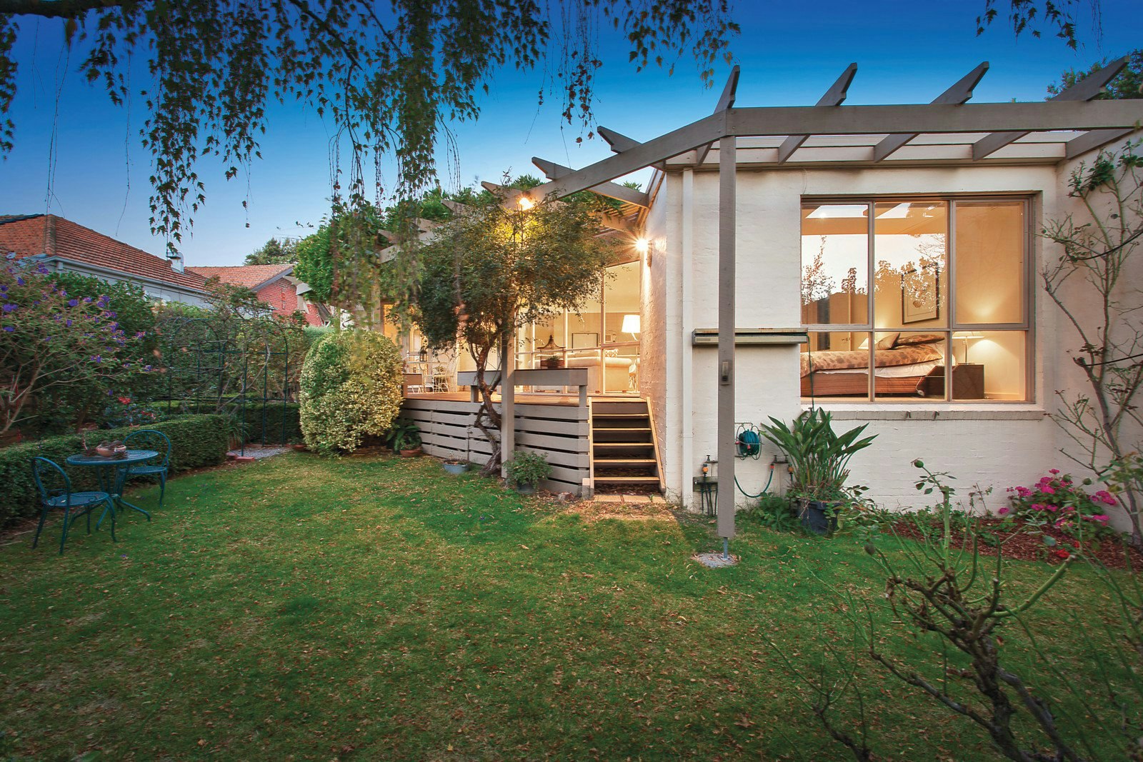 21 Avenue Athol, Canterbury, VIC