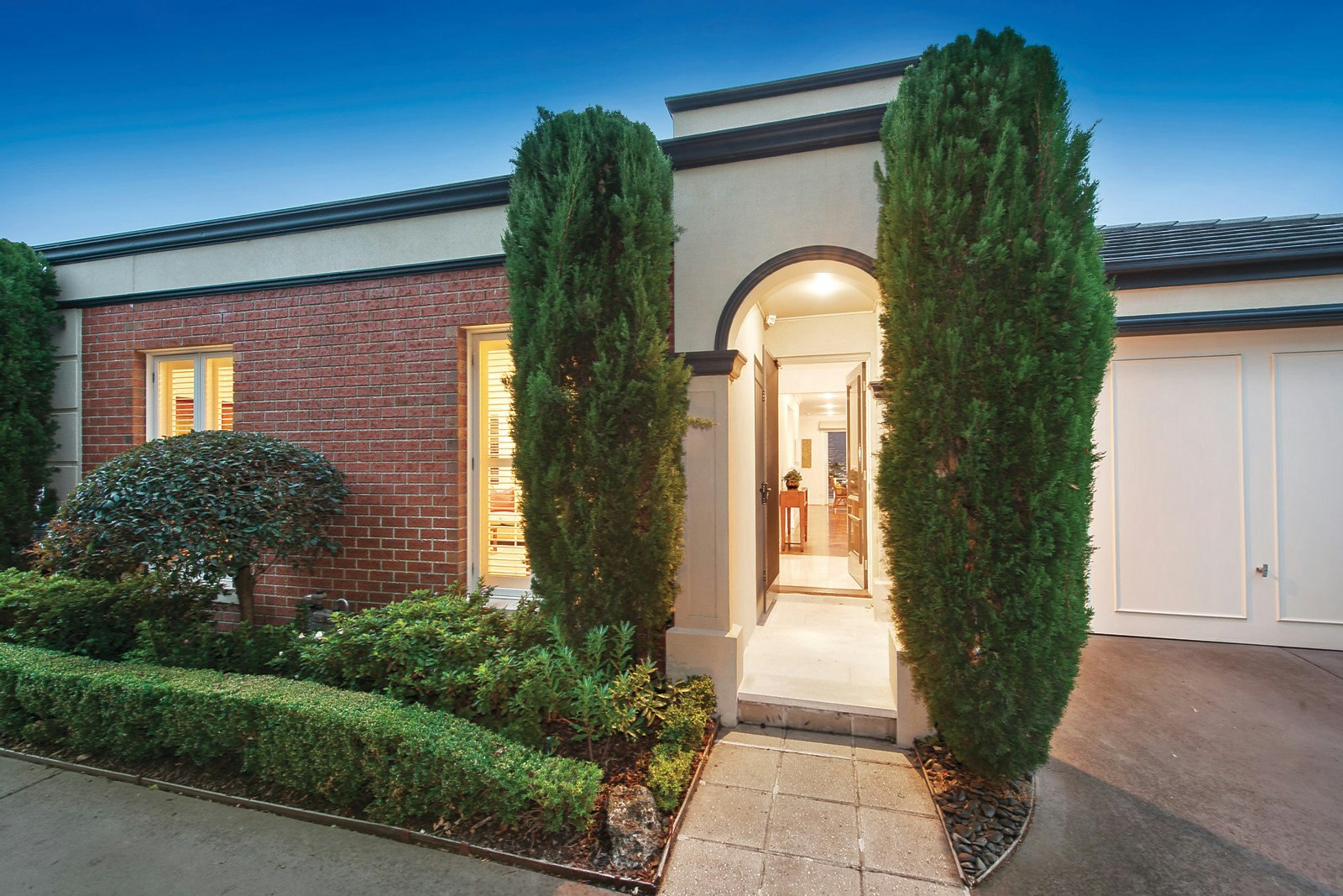 2/11 Tollington Avenue, Malvern East, VIC