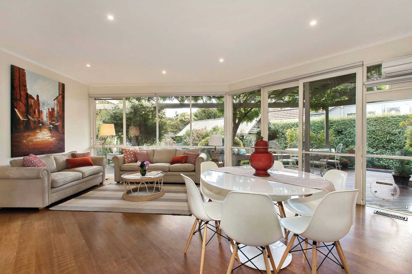 21 Avenue Athol, Canterbury, VIC