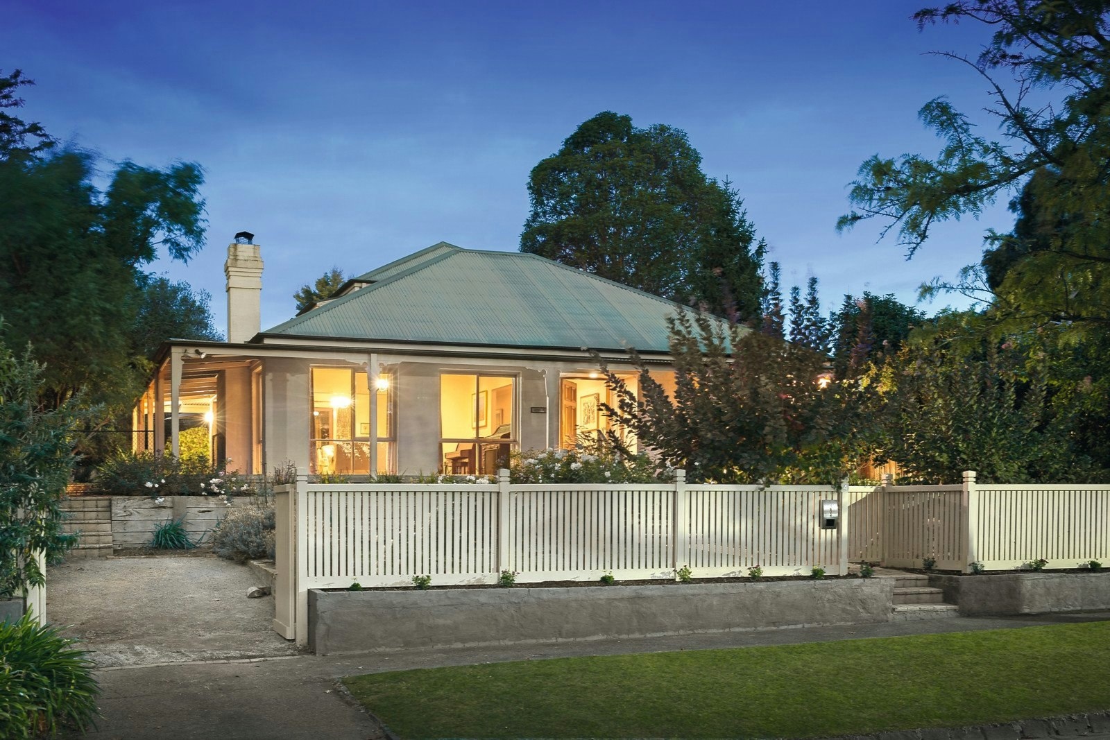 4 Dryden Street, Canterbury, VIC